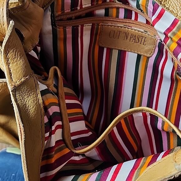 Boho Chic Fringed Leather Shoulder Bag - Picture 8 of 10